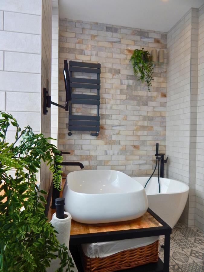 버밍엄 Vip 3Br Grade2 Luxurious Industrial House With Wood Fire, Electric Blinds And Big Cast Iron Windows In The Heart Of The Jq 빌라 외부 사진