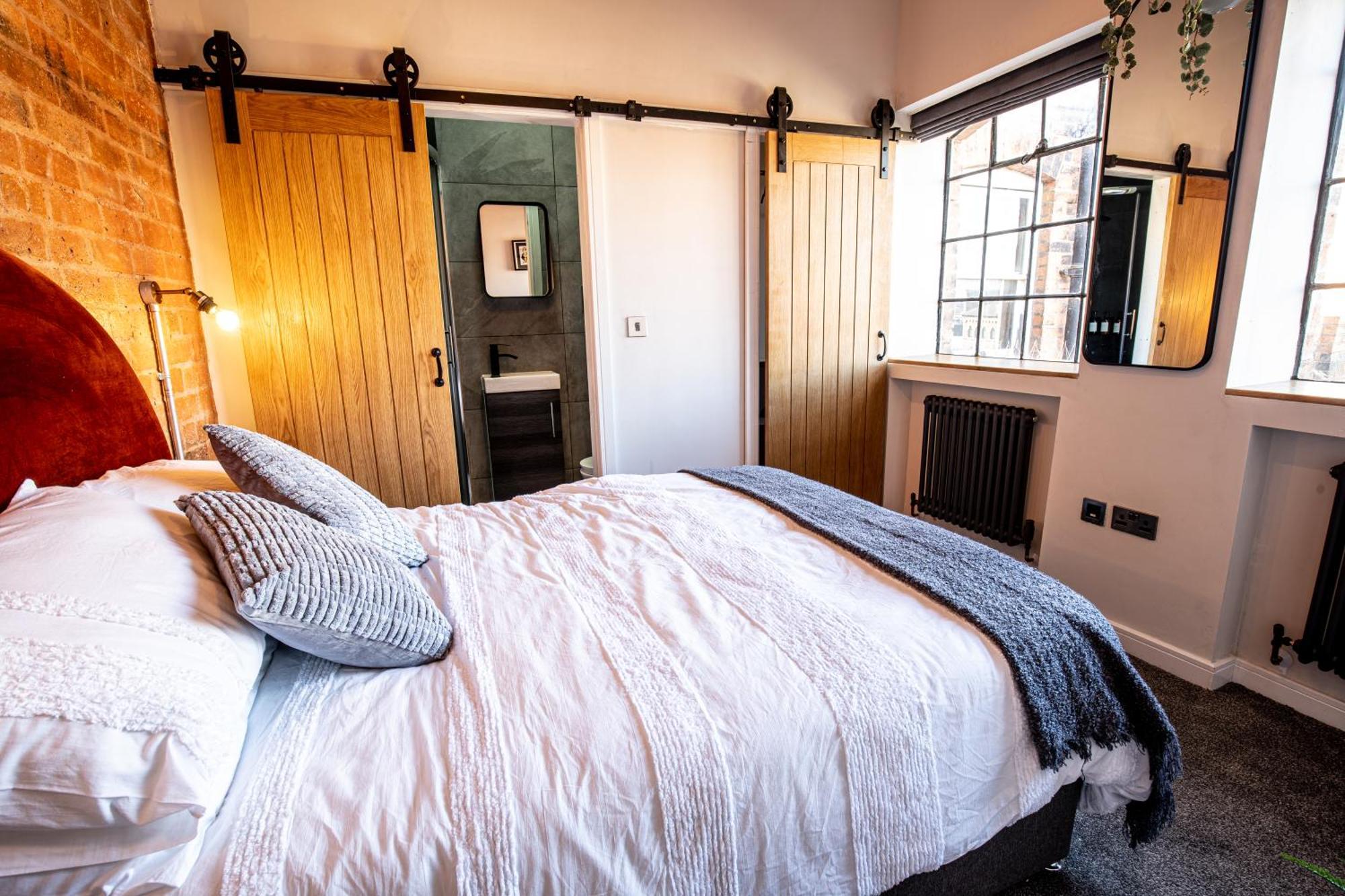 버밍엄 Vip 3Br Grade2 Luxurious Industrial House With Wood Fire, Electric Blinds And Big Cast Iron Windows In The Heart Of The Jq 빌라 외부 사진